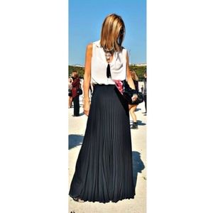 Pleated Maxi skirt